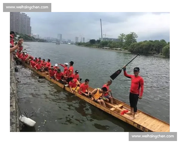乘风破浪齐心协力在龙舟竞渡中领悟团队与坚持的力量与之成长心得
